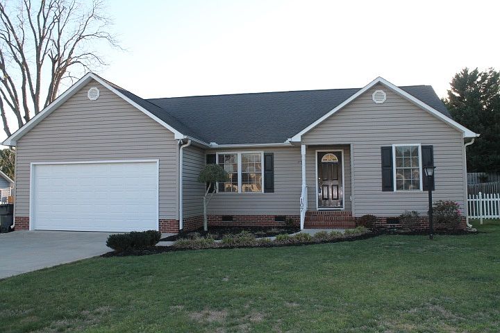 1st image of 107 Ashwood Ln
