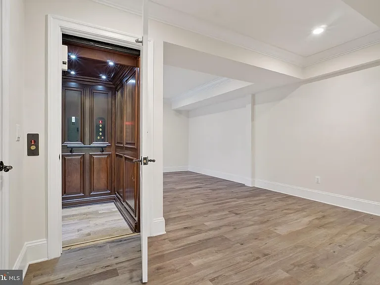 7112 Georgetown Pike — Photo 24