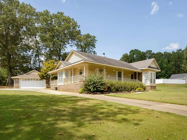 827 Allen Ave NW, Russellville, AL 35653