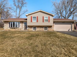 3668 Grandview Ave, Gurnee, IL 60031