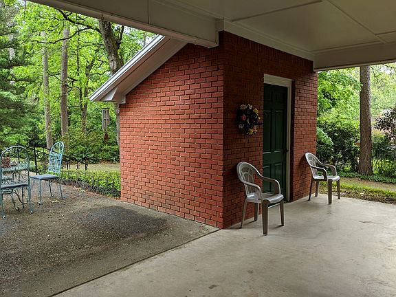 4th image of 1904 Sheffield Dr
