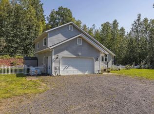 760 Lakloey Dr, North Pole, AK 99705