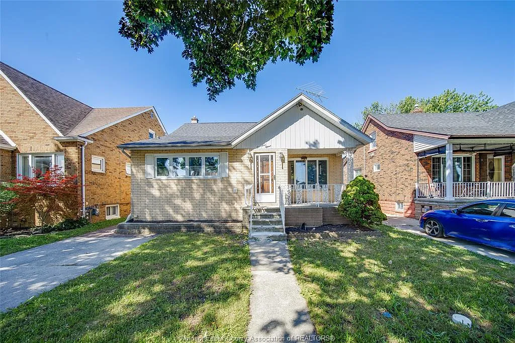 3 bed, 1.5 bath, $1,675 — Photo 1
