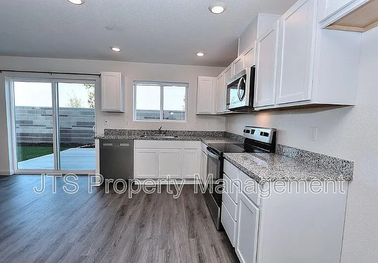2097 Shady Tree Cir — Photo 15
