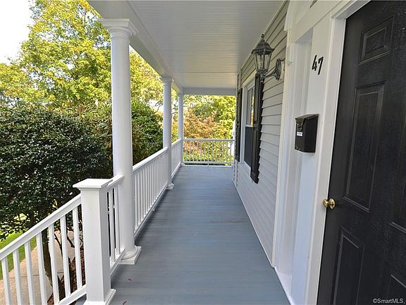 4th image of 47 Oak St