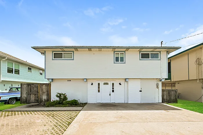 228 Barracuda St — Photo 1