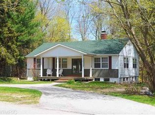 64 N Morris St, Pentwater, MI 49449
