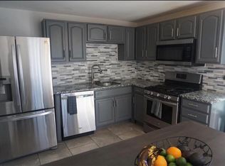 53 Parkview Dr, Pawtucket, RI 02861