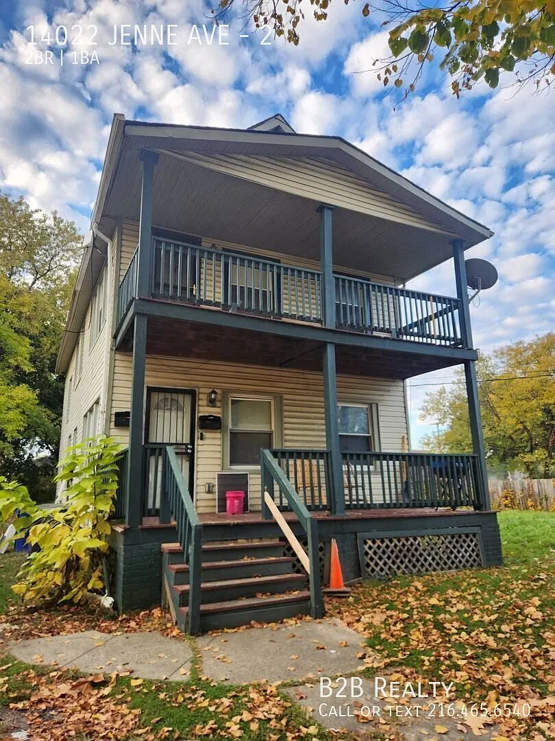Available Now: Cozy 2-Bedroom Multi-Family Home in a Prime Location — Photo 1