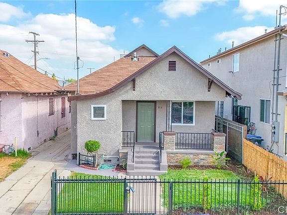 3rd image of 975 E 43rd Pl
