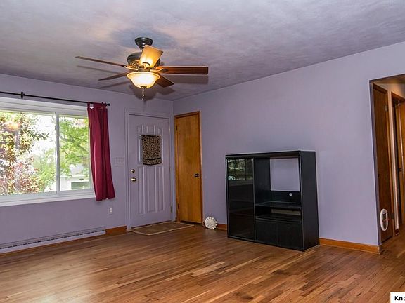 3rd image of 5 Rose Ave