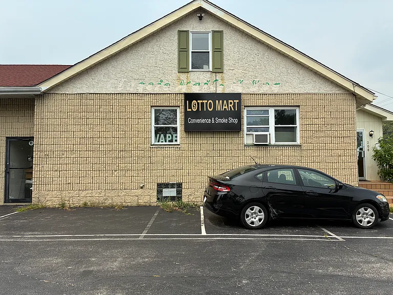 208 W Johnson Hwy — Photo 9