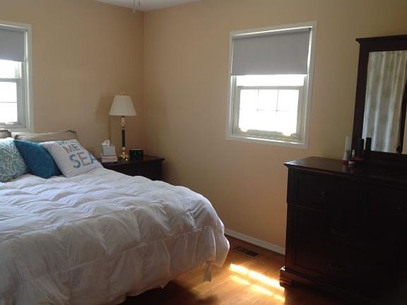 4th image of 120 Parkside Dr