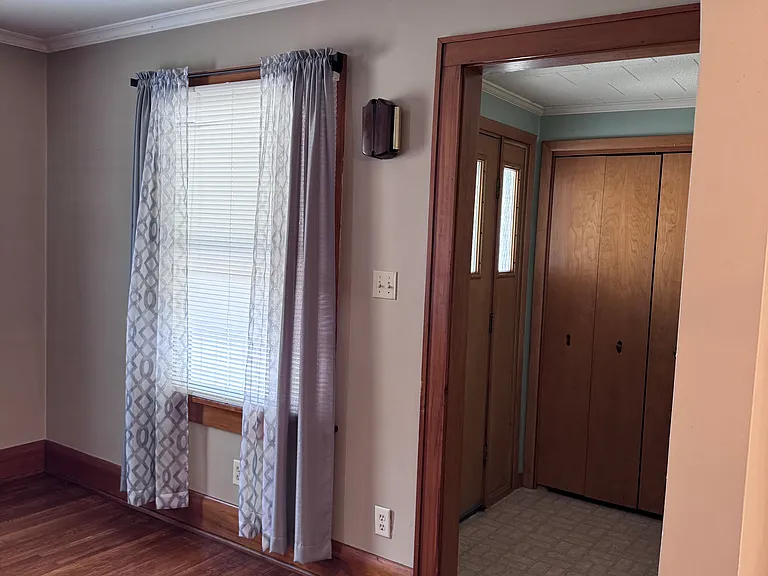333 Monroe St NW — Photo 2