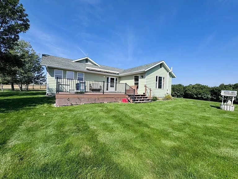 3675 Juniper Dr — Photo 1