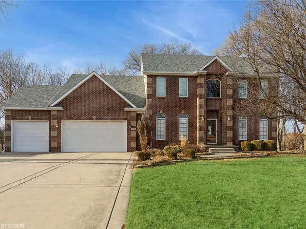 3934 155th St, Urbandale, IA 50323