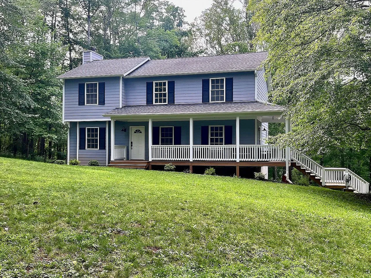 4 bed, 3.5 bath, 2400 sqft, $3,200 — Photo 1