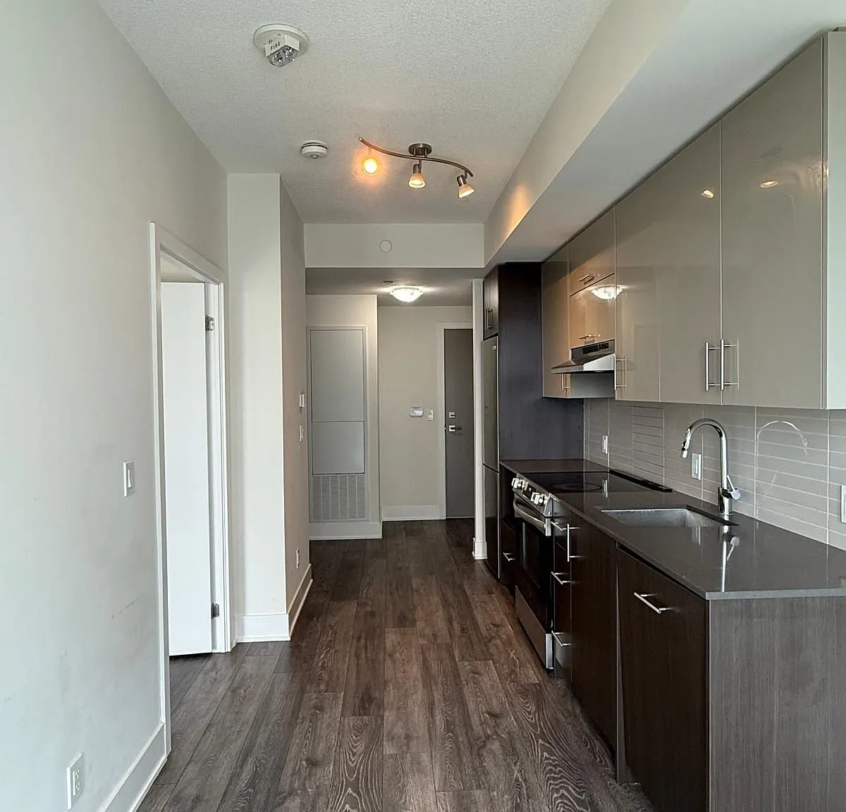 1 bed, $2,100 — Photo 3