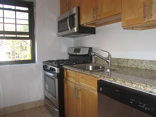 Rented by Beekman Street Realty | media 28