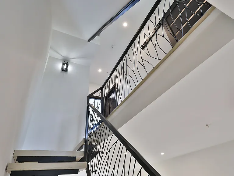 2541 Turner St — Photo 13