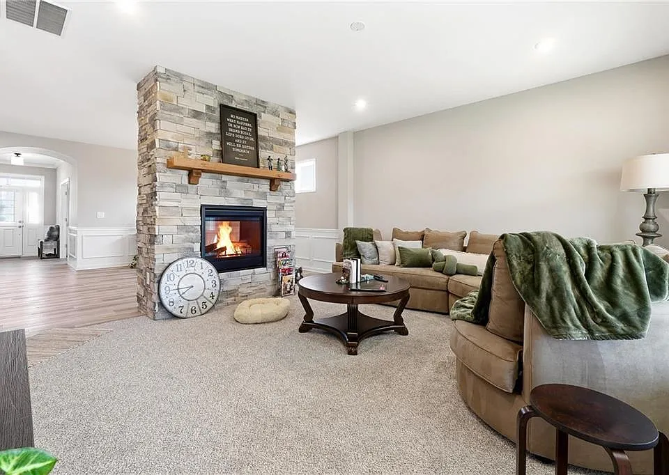 158 Laurel Farms Ln