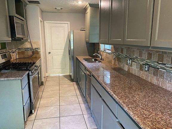 5th image of 24412 Cottonwood Cove Ln