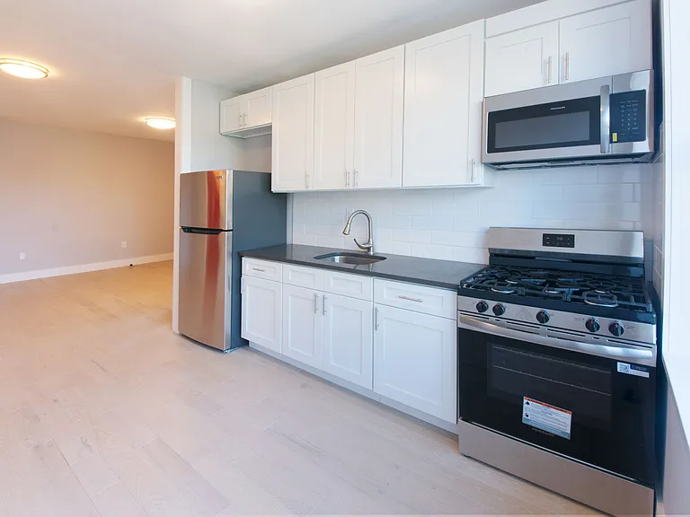 4119 Barnes Ave #2R — Photo 5