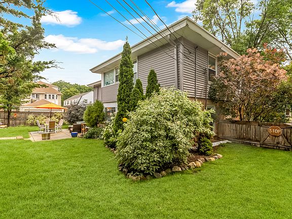 4th image of 4441 N Wildwood Ave
