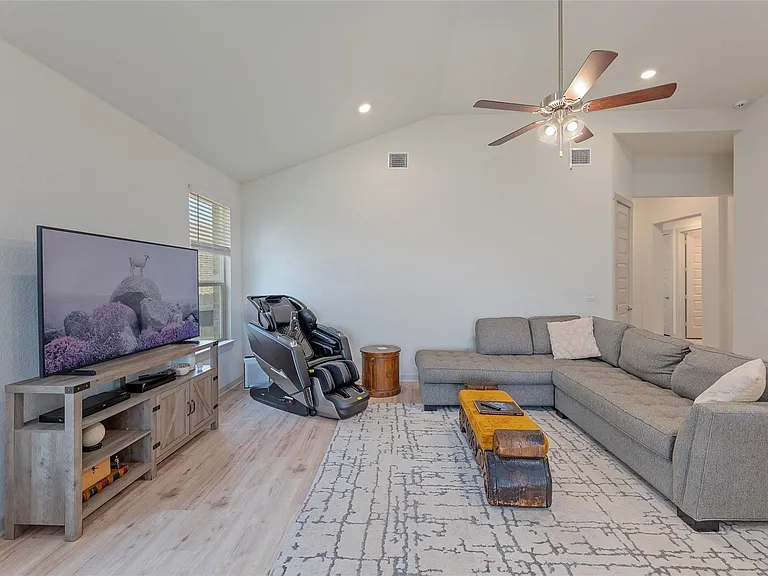 4460 Wilder Farm Ln — Photo 10