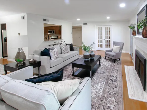 590 Sarah Ln APT 405, Saint Louis, MO 63141