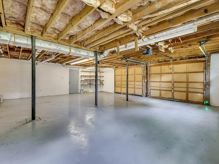 2111 Huron Dr — Photo 42