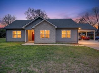 702 Adams Dr, Shelbyville, TN 37160