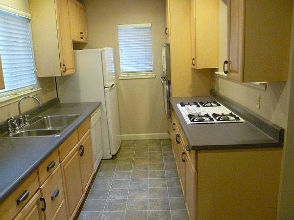3rd image of 9084 Redwood Dr