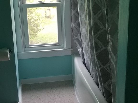 4th image of 302 W Dunton St