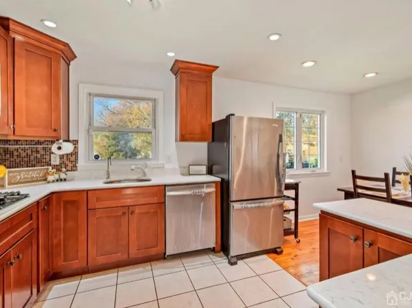 100 S Hyde Ave, Iselin, NJ 08830