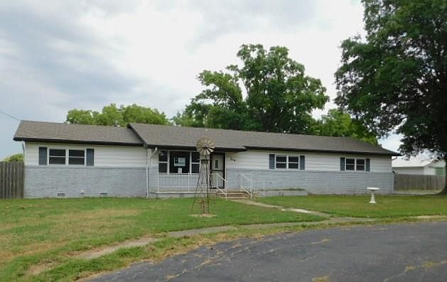 1st image of 816 W Wrangler Blvd