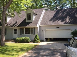 5391 Timberwyck Trl, Interlochen, MI 49643