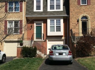 4226 Sleepy Lake Dr, Fairfax, VA 22033