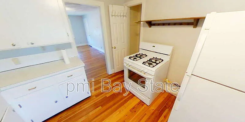 Montclair — Photo 4