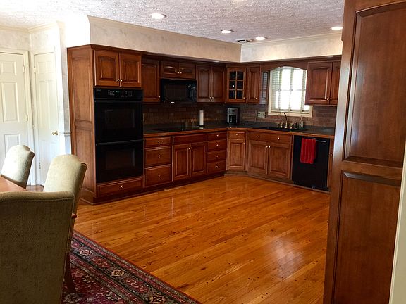 4th image of 340 Milan Dr