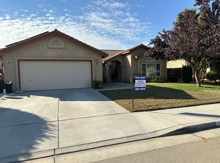 208 S Double Tree Way, Madera, CA 93637