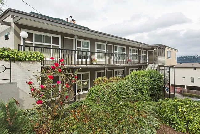 1226 Taylor Ave N #7 — Photo 7