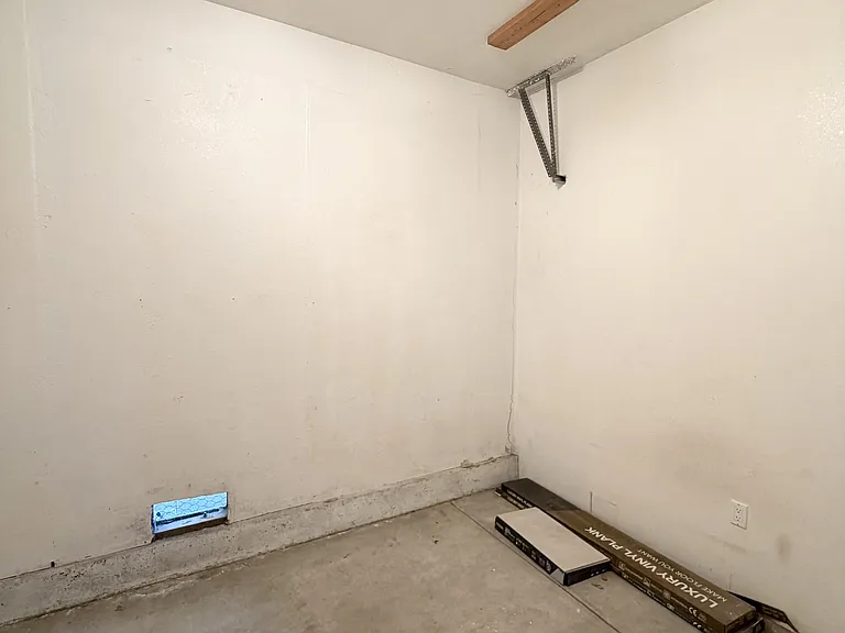 151 Francis Cir — Photo 21
