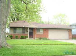 6561 Lincoln Green St, Holland, OH 43528