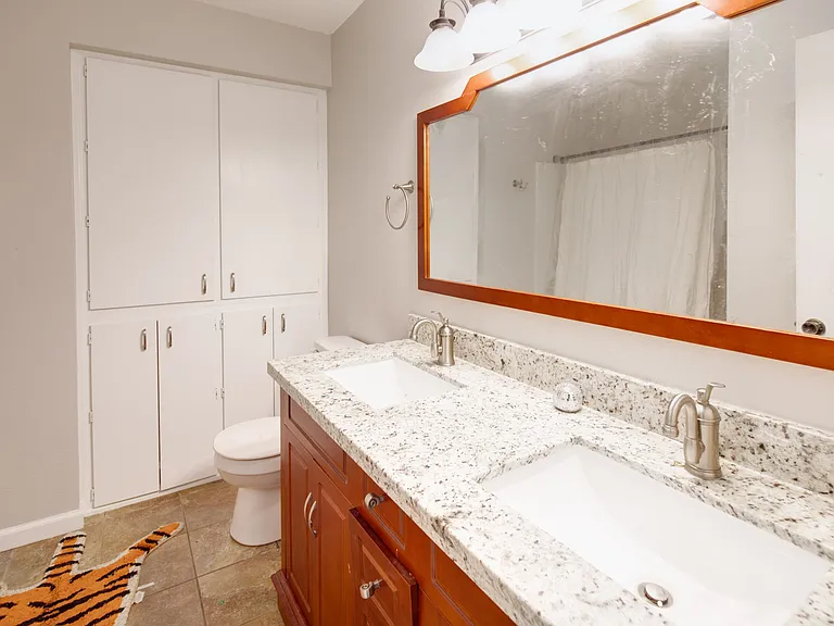 1900 Dartmouth St #G1 — Photo 10