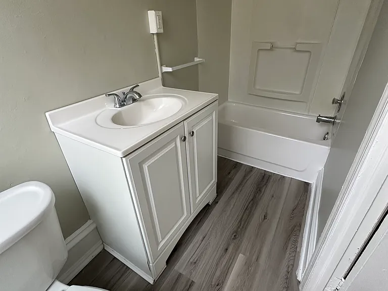 1324 W Main St #2 — Photo 9