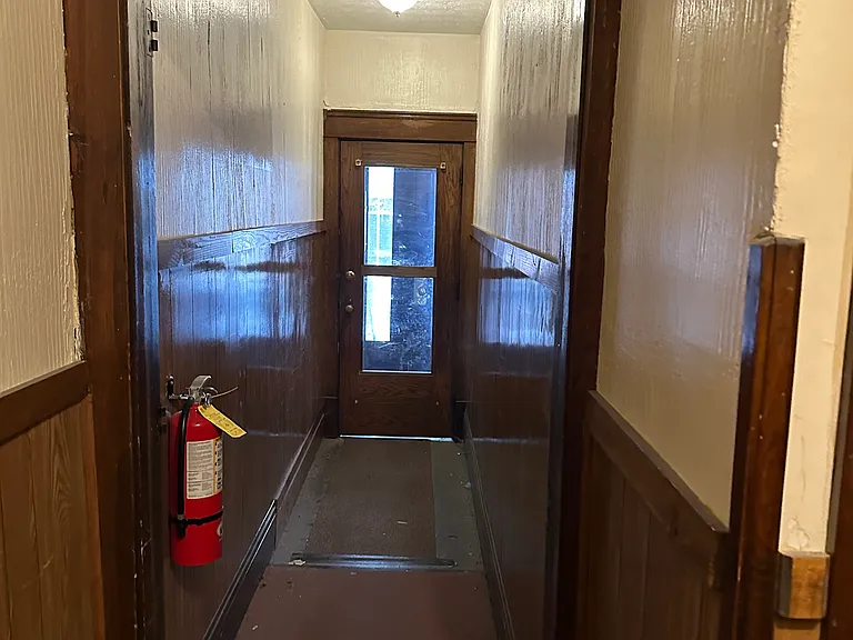 400 Sumner St #1 — Photo 25