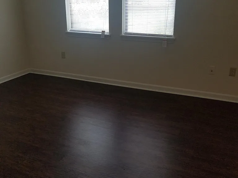127 Norwood Ct — Photo 8