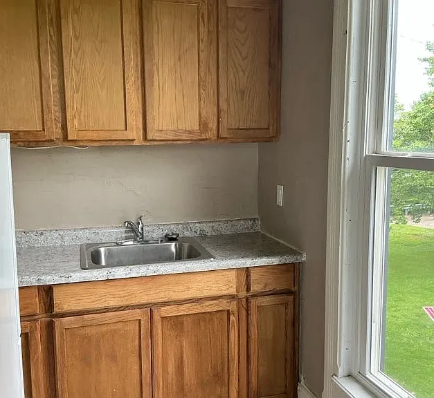 415 E Gilbert St #8 — Photo 2