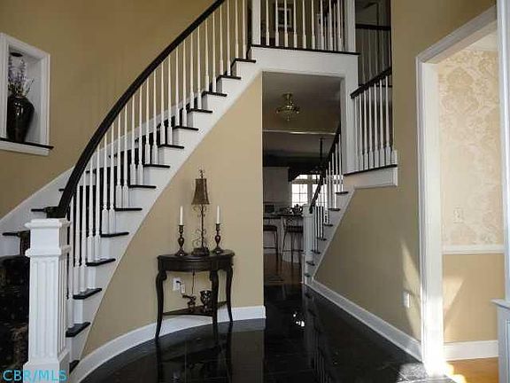 5th image of 136 Merywen Cir